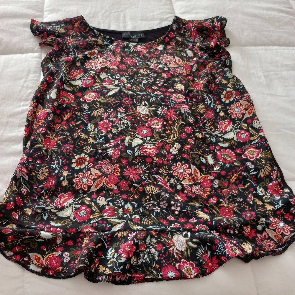 Floral flutter sleeve tank blouse